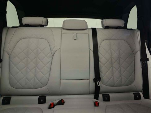 Used 2026 BMW X5 xDrive40i w/ M Sport Package image 9