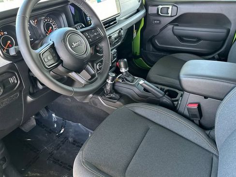 New 2026 Jeep Gladiator Sport AWD/4WD image 9
