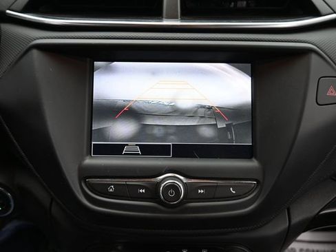 Used 2022 Chevrolet TrailBlazer LT w/ Driver Confidence Package image 17