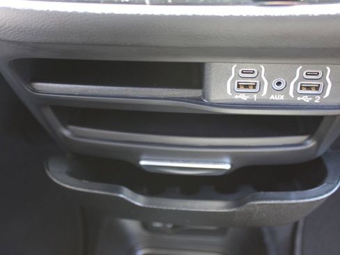 Used 2025 Chrysler Pacifica Select FWD image 45