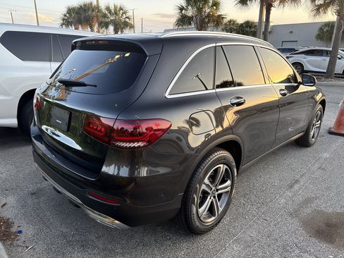 Used 2021 Mercedes-Benz GLC 300 image 4