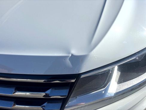 Used 2021 Volkswagen Tiguan SE w/ Panoramic Sunroof Package image 4