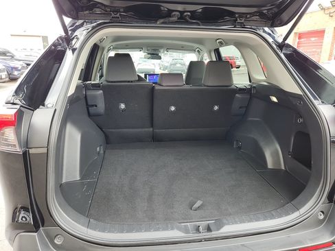 Used 2025 Toyota RAV4 XLE FWD image 27