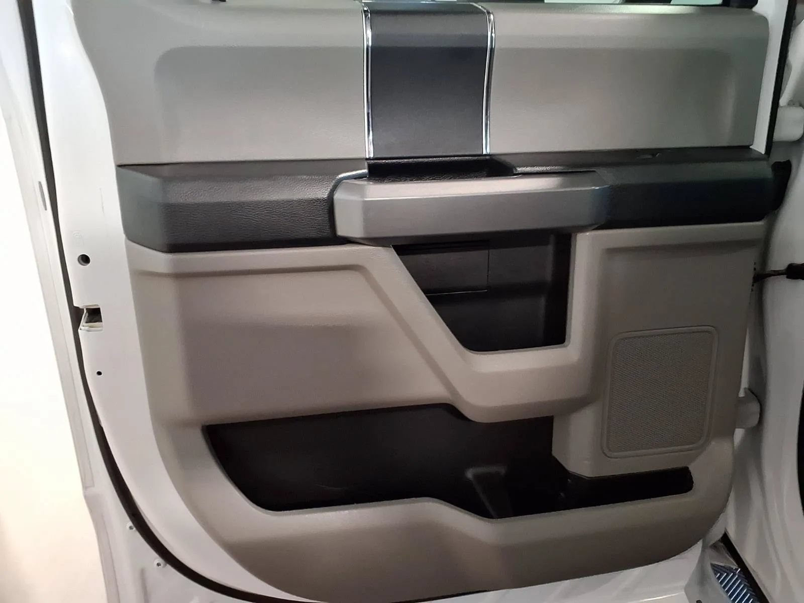 Used 2017 Ford F250 XLT w/ XLT Value Package AWD/4WD image 12