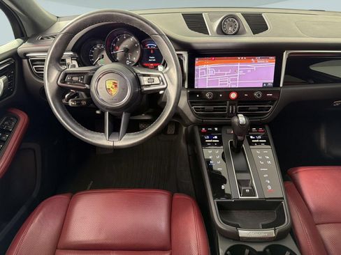 Certified 2023 Porsche Macan AWD/4WD image 29