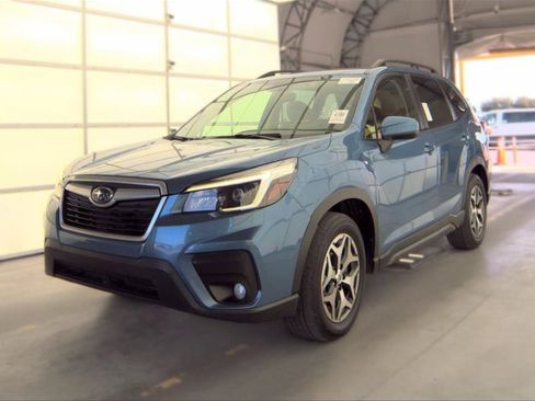 Used 2021 Subaru Forester Premium AWD/4WD image 2