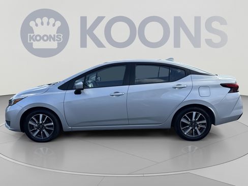 Used 2025 Nissan Versa SV FWD image 2