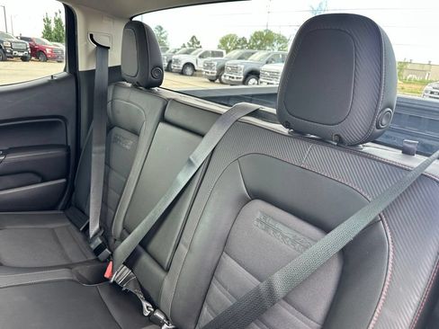 Used 2015 GMC Canyon SLE w/ All-Terrain Package AWD/4WD image 18