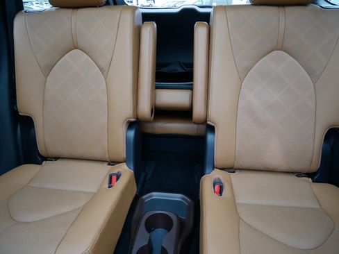 Used 2021 Toyota Highlander Platinum image 13