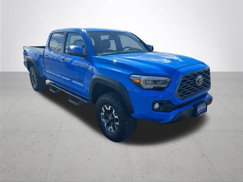 Used 2020 Toyota Tacoma TRD Off-Road w/ TRD Premium Off Road Package AWD/4WD image 5