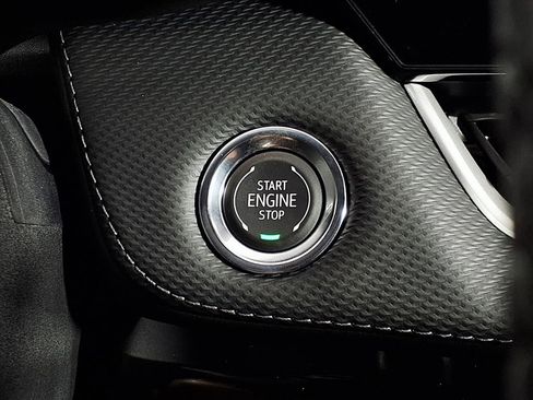 New 2026 Chevrolet Equinox LT w/ Convenience Package II image 7