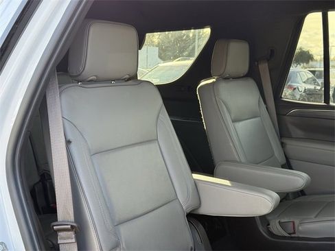 Used 2023 GMC Yukon SLT image 31