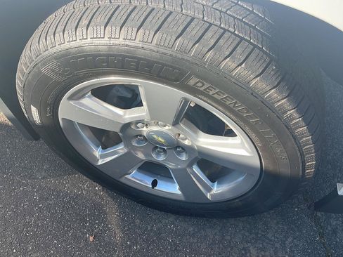 Used 2017 Chevrolet Tahoe Premier AWD/4WD image 3