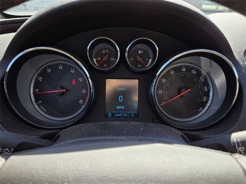 Used 2011 Buick Regal CXL image 23