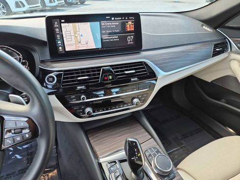 Used 2021 BMW 530e 530e w/ Premium Package image 23