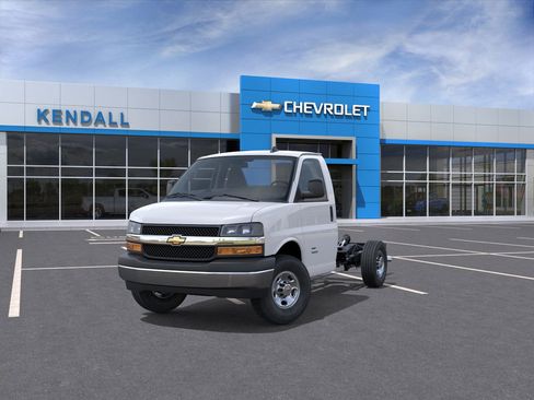 New 2025 Chevrolet Express 3500 w/ Power Convenience Package RWD image 18