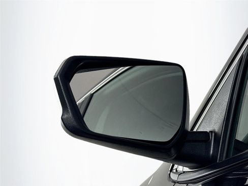 Used 2024 GMC Terrain SLE image 5