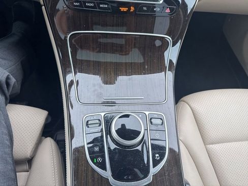 Used 2019 Mercedes-Benz GLC 300 4MATIC image 21