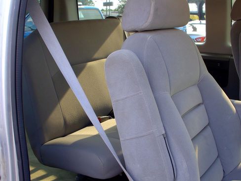 Used 2013 Ford E-150 and Econoline 150 Wagon RWD image 8