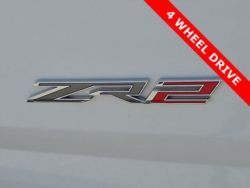 Used 2022 Chevrolet Colorado ZR2 w/ LPO, Power Package AWD/4WD image 8