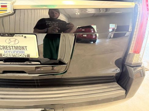 Used 2018 Cadillac Escalade ESV Luxury AWD/4WD image 21