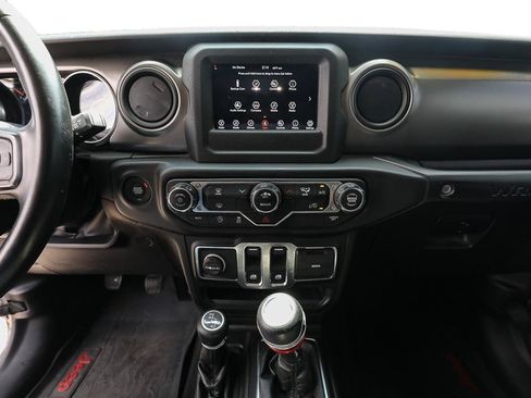 Used 2022 Jeep Wrangler Sport AWD/4WD image 17