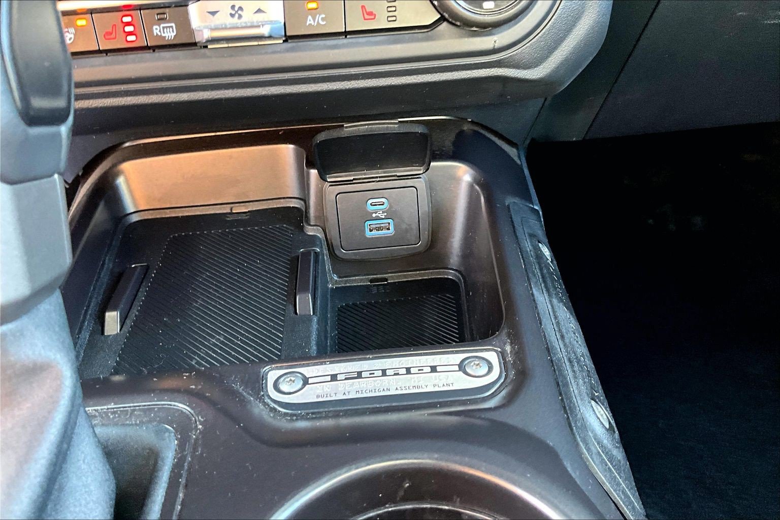 Used 2025 Ford Bronco Outer Banks AWD/4WD image 32