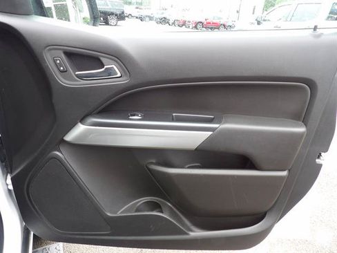 Certified 2022 Chevrolet Colorado LT w/ Luxury Package AWD/4WD image 39