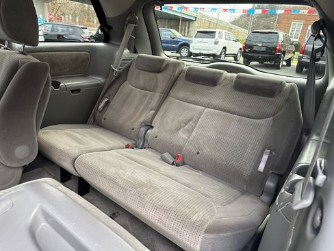 Used 2010 Toyota Sienna LE image 23