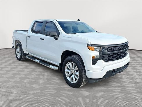 Certified 2023 Chevrolet Silverado 1500 Custom image 3