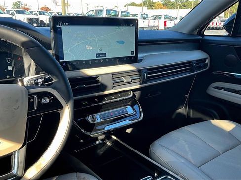 New 2026 Lincoln Corsair Premiere image 7