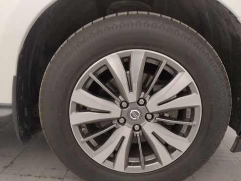 Used 2018 Nissan Pathfinder SV w/ Cargo Package image 31