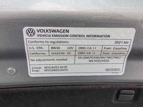 Used 2021 Volkswagen Jetta SE w/ SE Cold Weather Package image 27