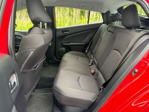 Used 2019 Toyota Prius LE AWD/4WD image 23