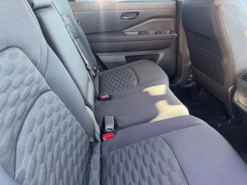 New 2025 Nissan Pathfinder SV image 27