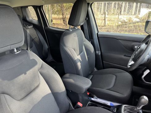 Used 2019 Jeep Renegade Sport w/ Sport Appearance Group AWD/4WD image 31