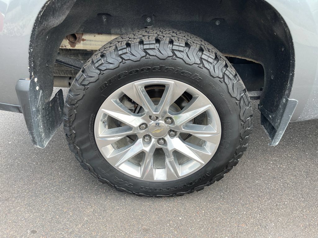 Used 2020 Chevrolet Silverado 1500 LTZ AWD/4WD image 11