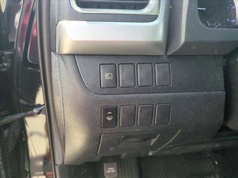 Used 2019 Toyota Highlander LE AWD/4WD image 14