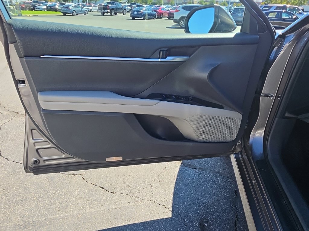 Used 2019 Toyota Camry LE FWD image 22