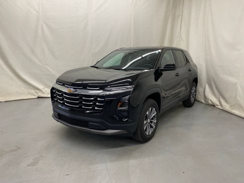 Used 2026 Chevrolet Equinox LT FWD image 2