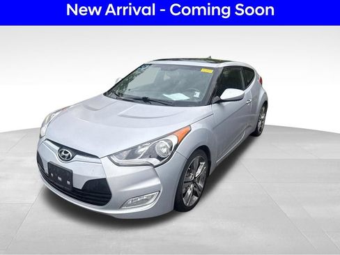 Used 2017 Hyundai Veloster Value Edition FWD image 2