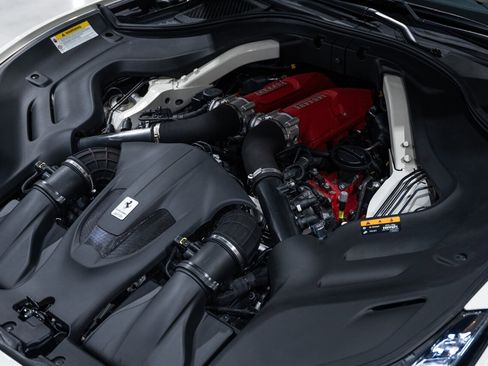 Used 2019 Ferrari Portofino image 43