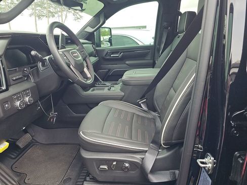 Certified 2026 GMC Sierra 2500 AT4X image 5