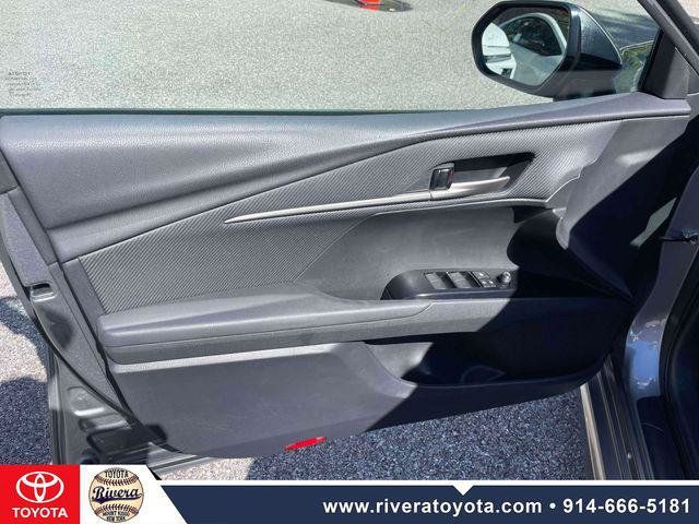 Certified 2025 Toyota Camry SE FWD image 15