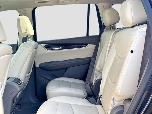 Used 2021 Cadillac XT6 Premium Luxury FWD image 20