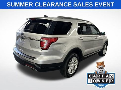 Used 2018 Ford Explorer XLT AWD/4WD image 5