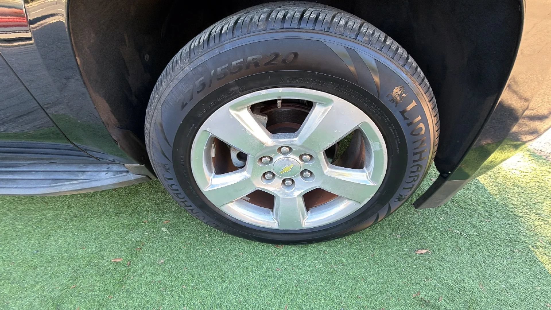 Used 2015 Chevrolet Suburban LT RWD image 37