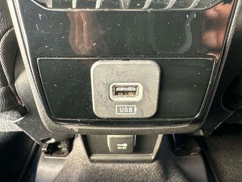 Used 2023 Jeep Compass Limited image 17