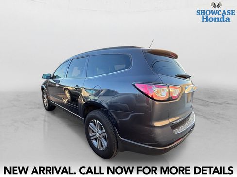 Used 2017 Chevrolet Traverse LT FWD image 4