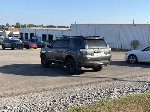 Used 2016 Toyota 4Runner SR5 AWD/4WD image 6